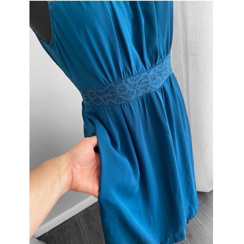 HD In Paris Blue Lace Sleeveless Dress 4 - Picture 10 of 13